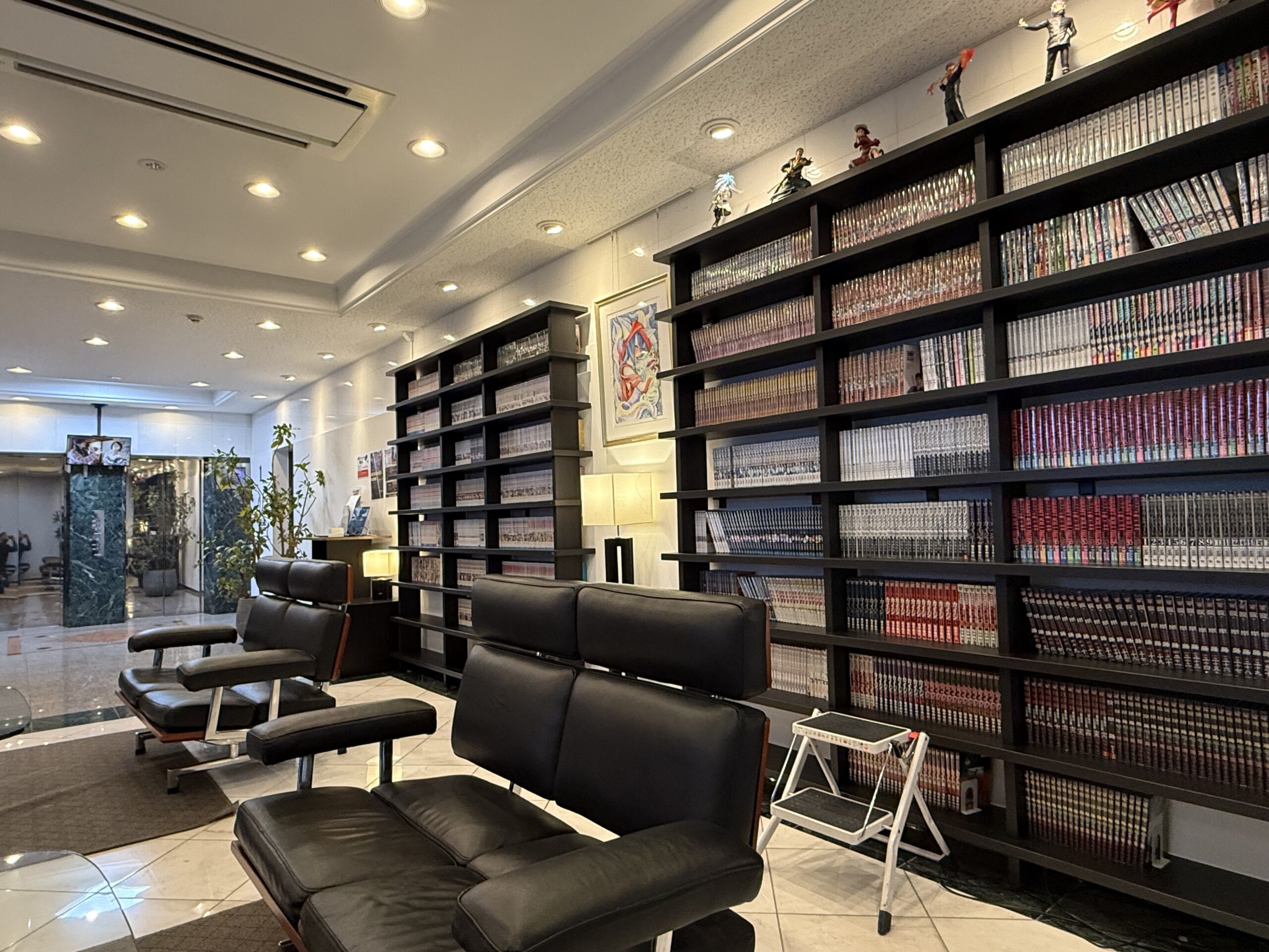 2000冊のコミック書庫